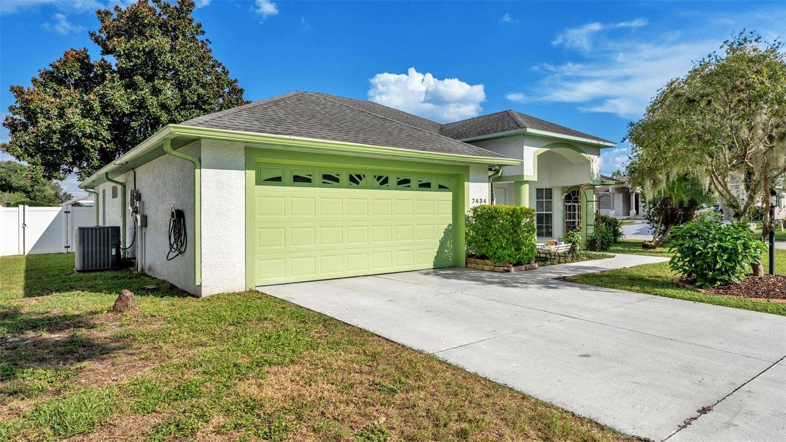 7434 BEAUMONT DRIVE, Lakeland, FL 33810 7434 BEAUMONT DRIVE, Lakeland, FL 33810