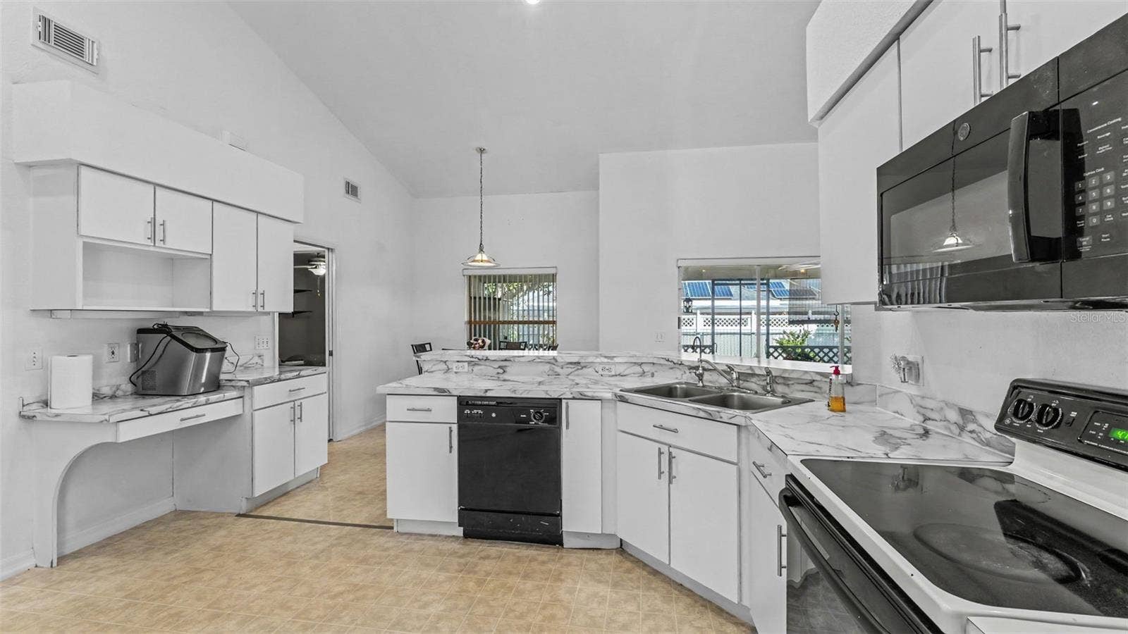 7434 BEAUMONT DRIVE, Lakeland, FL 33810 7434 BEAUMONT DRIVE, Lakeland, FL 33810