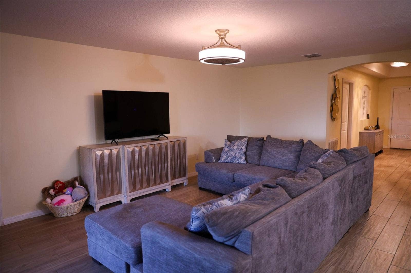 2113 GENEVA DRIVE, Lakeland, FL 33805 2113 GENEVA DRIVE, Lakeland, FL 33805
