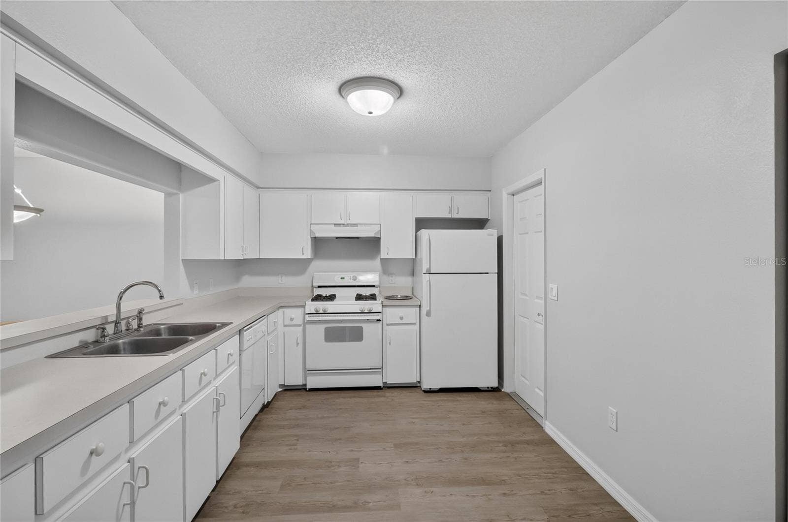 2352 ISLE ROYALE COURT SE, Winter Haven, FL 33880 2352 ISLE ROYALE COURT SE, Winter Haven, FL 33880