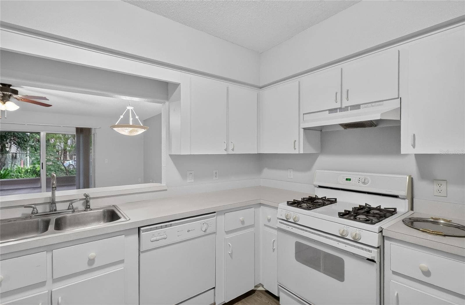 2352 ISLE ROYALE COURT SE, Winter Haven, FL 33880 2352 ISLE ROYALE COURT SE, Winter Haven, FL 33880