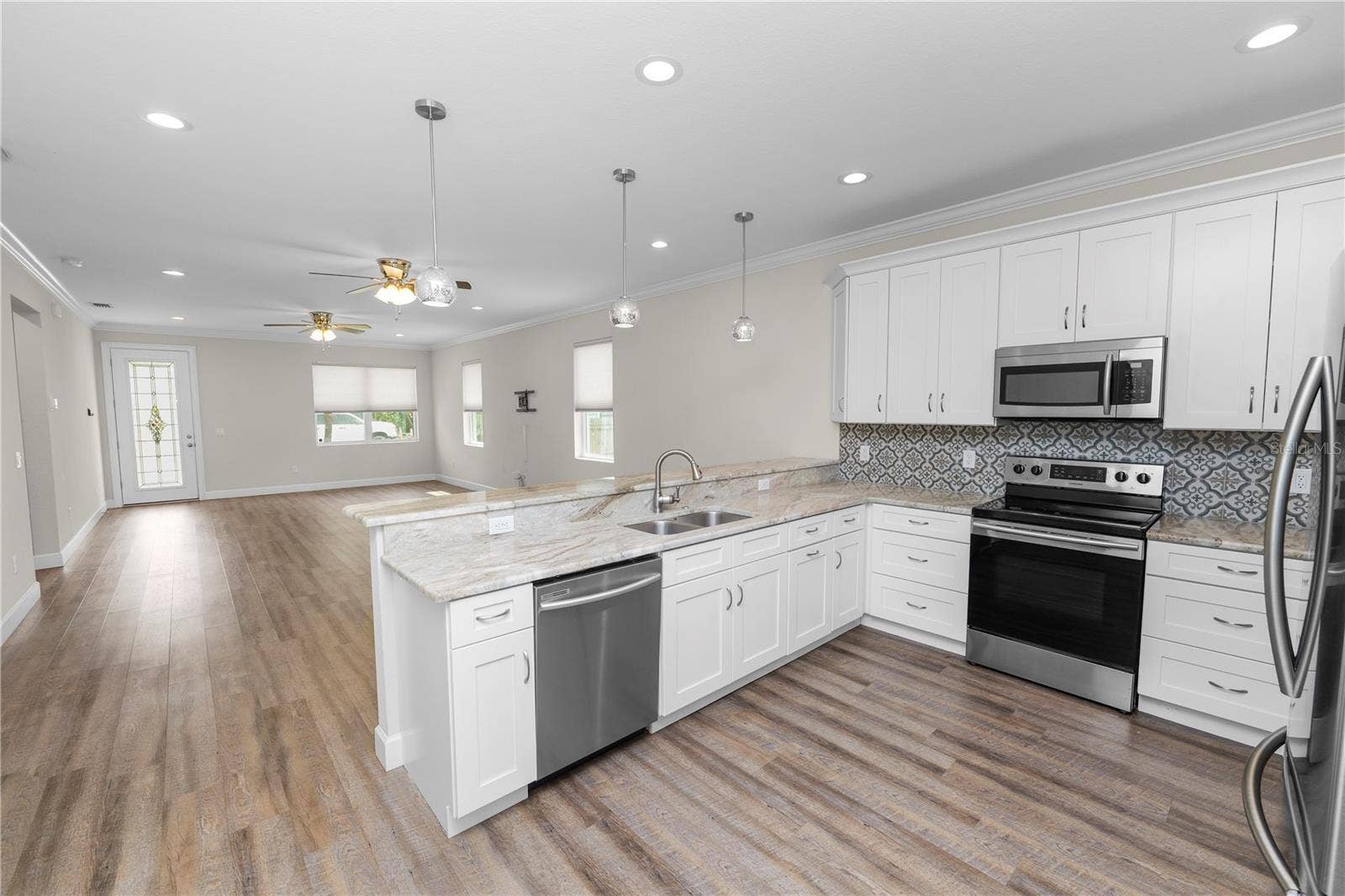 3725 57TH AVENUE N, St Petersburg, FL 33714 3725 57TH AVENUE N, St Petersburg, FL 33714