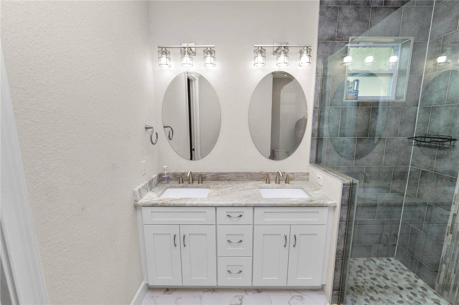 3725 57TH AVENUE N, St Petersburg, FL 33714 3725 57TH AVENUE N, St Petersburg, FL 33714