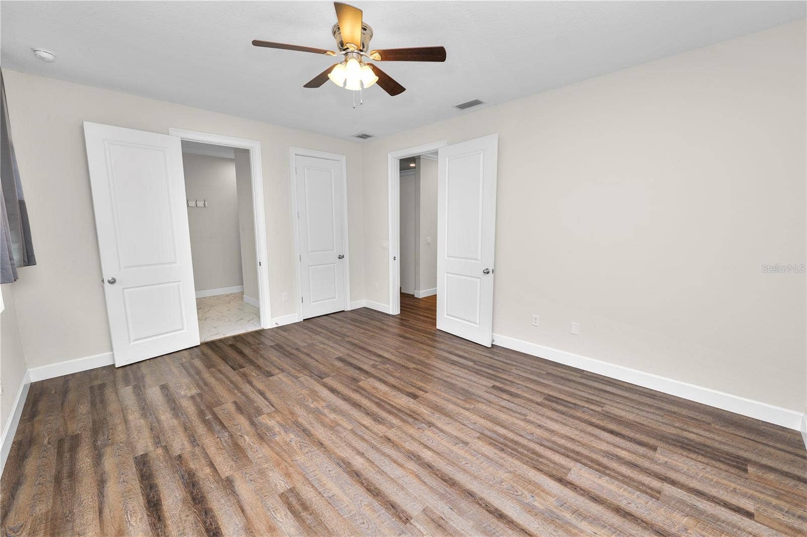 3725 57TH AVENUE N, St Petersburg, FL 33714 3725 57TH AVENUE N, St Petersburg, FL 33714
