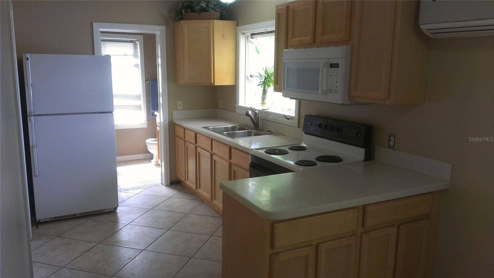 902 E LIME STREET, Lakeland, FL 33801 902 E LIME STREET, Lakeland, FL 33801