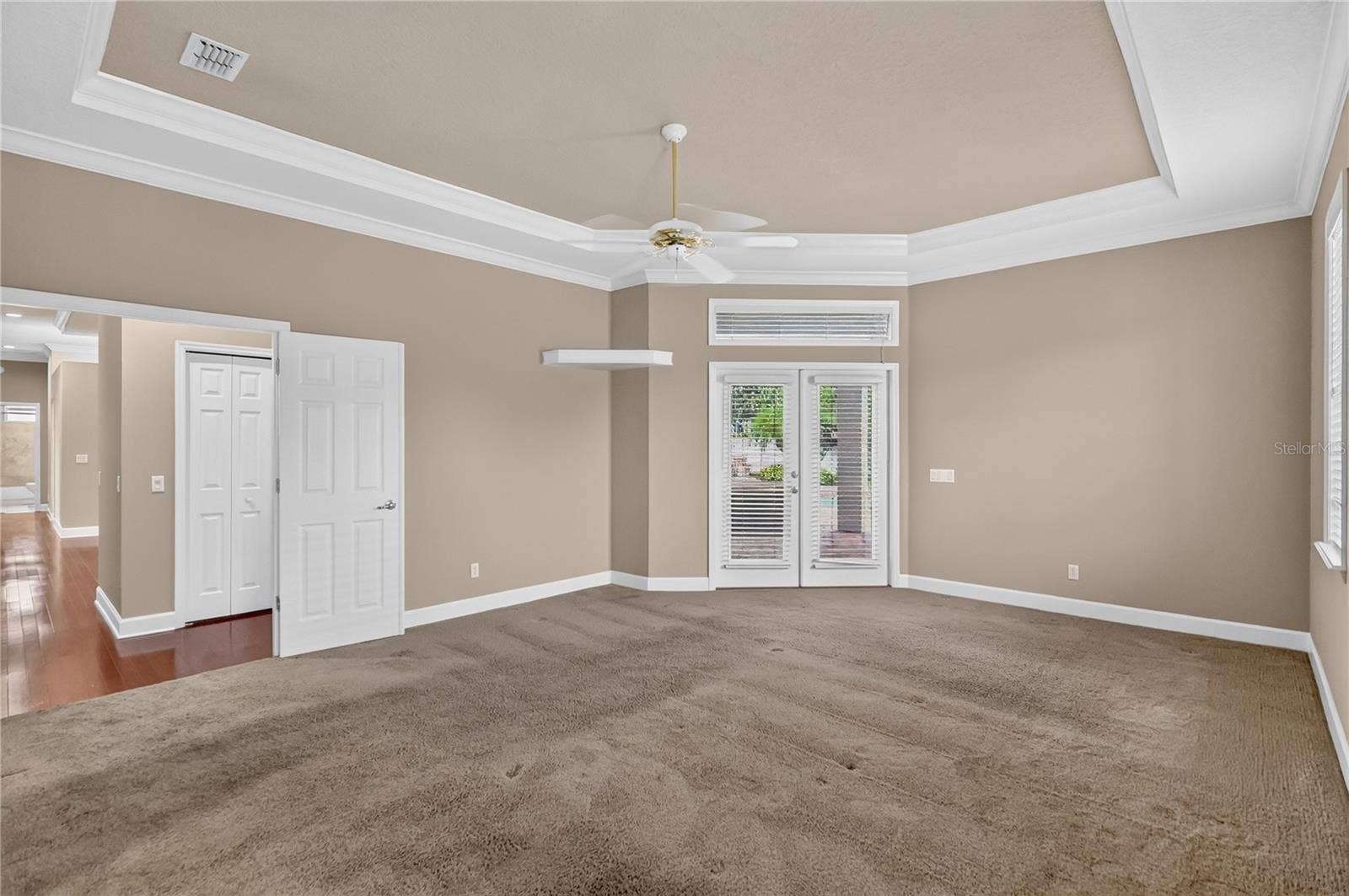 Master Bedroom Very large