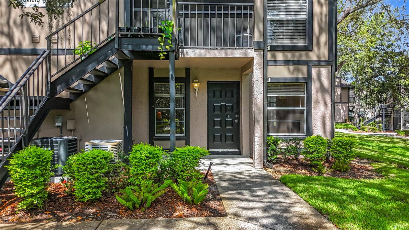 4022 TUMBLE WOOD TRAIL, #101, Tampa, FL 33613 Entry way