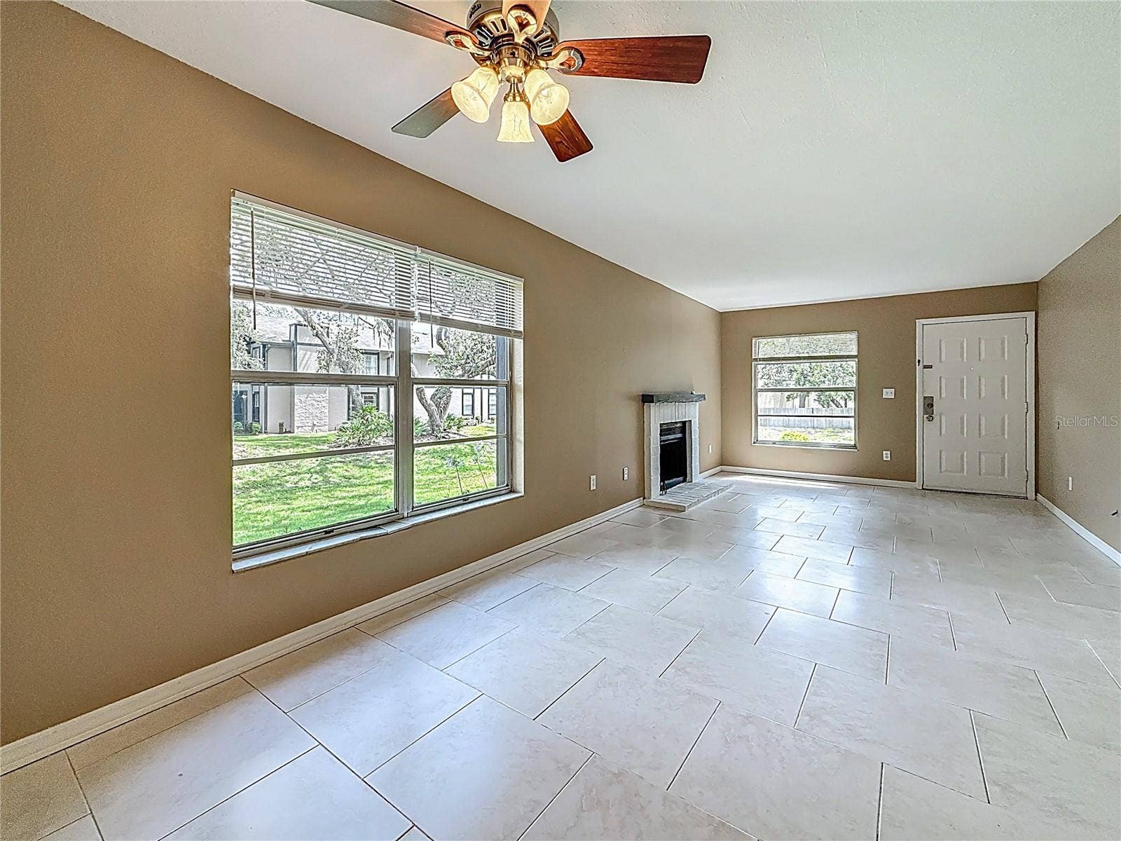 4022 TUMBLE WOOD TRAIL, #101, Tampa, FL 33613 Great Room