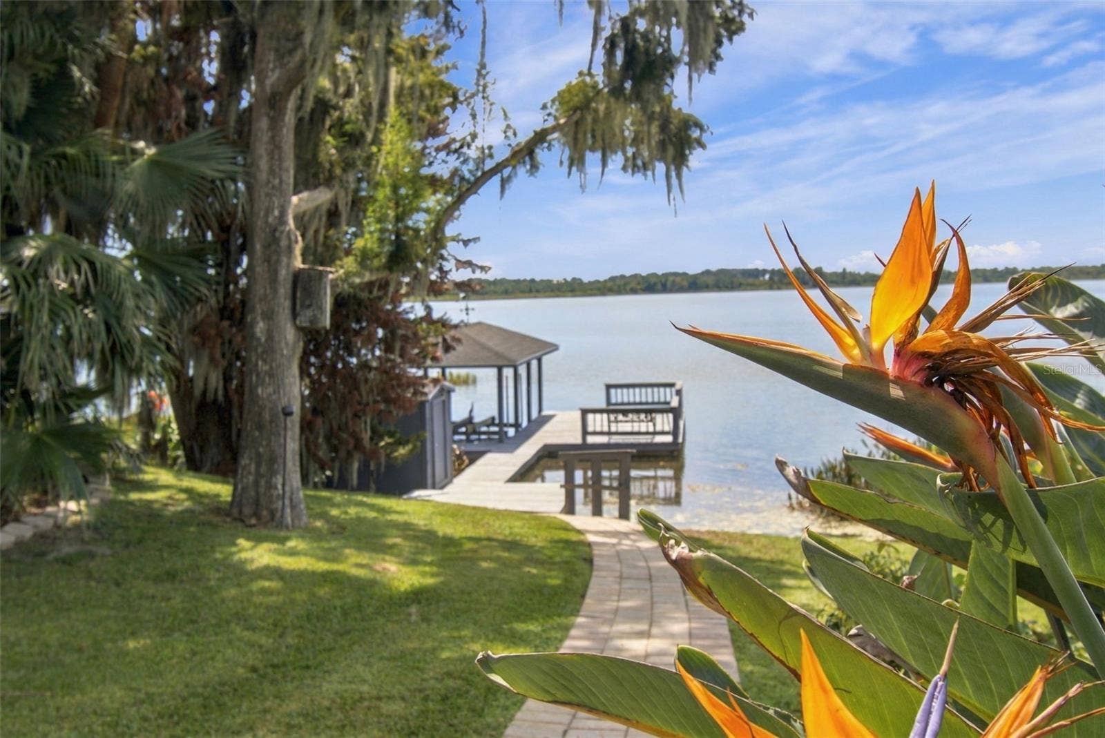 1921 MANOR CIRCLE SE, Winter Haven, FL 33880 Lakefront/paved walkway