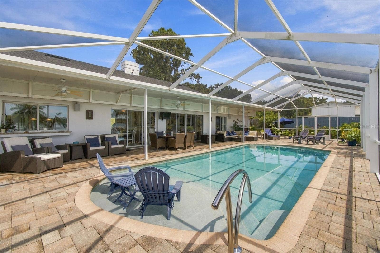1921 MANOR CIRCLE SE, Winter Haven, FL 33880 Screen enclosed pool