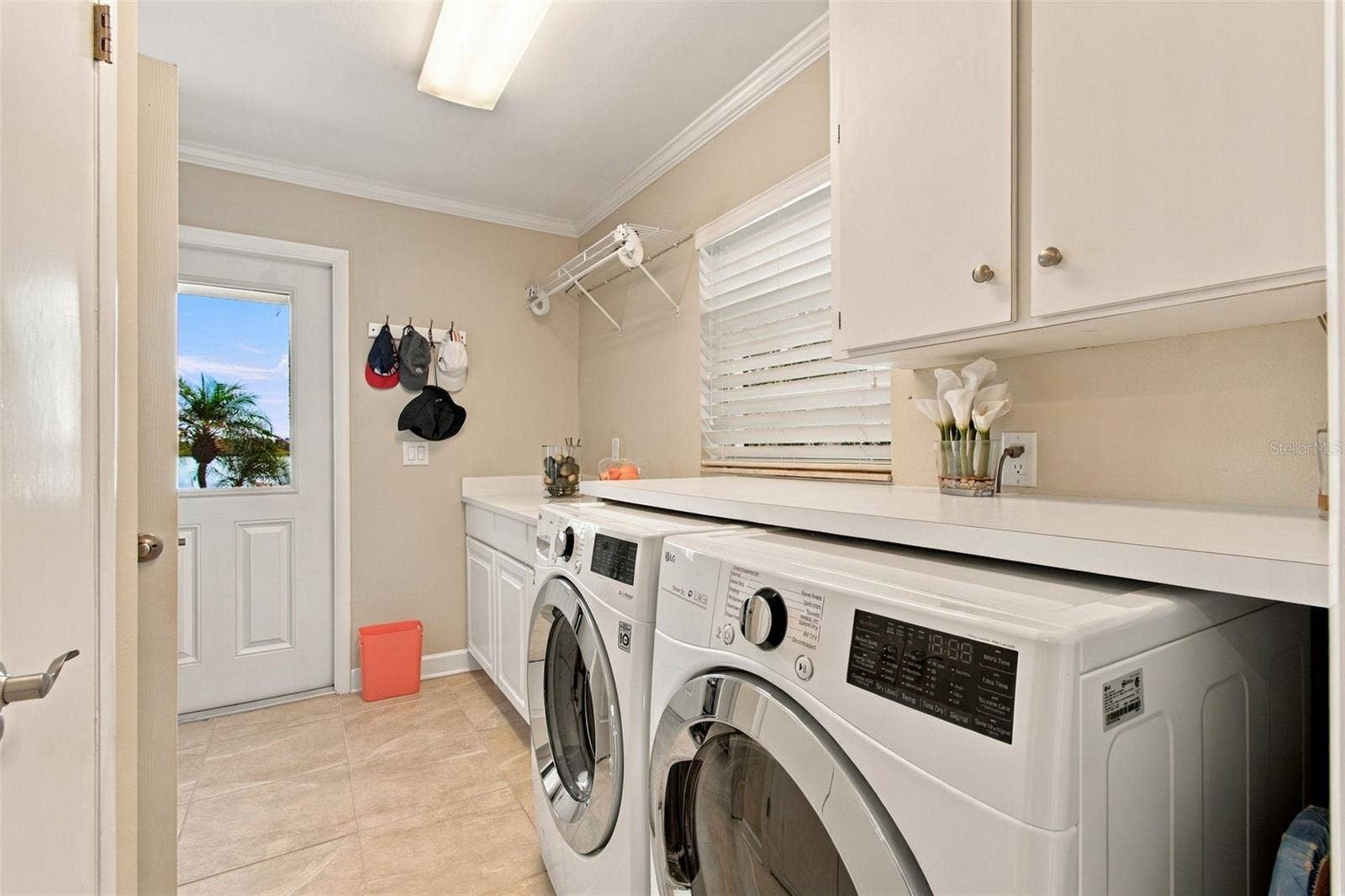 1921 MANOR CIRCLE SE, Winter Haven, FL 33880 Laundry room
