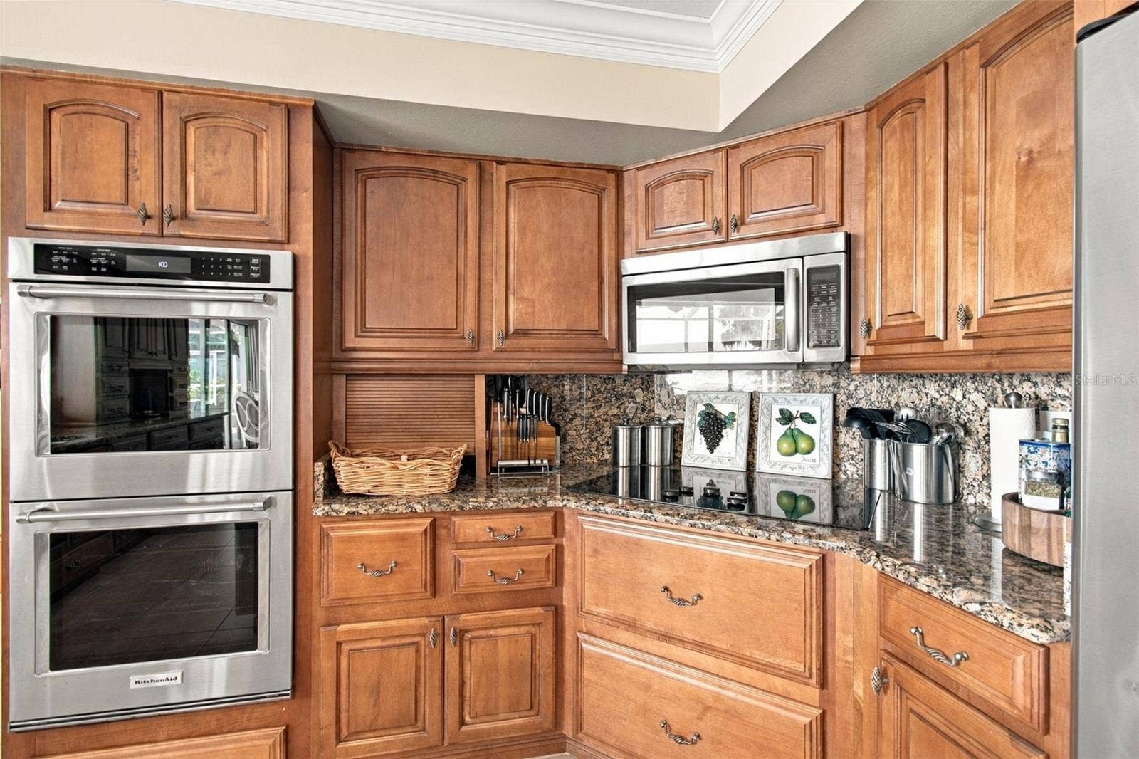 1921 MANOR CIRCLE SE, Winter Haven, FL 33880 Kitchen - Built in double convection ovens