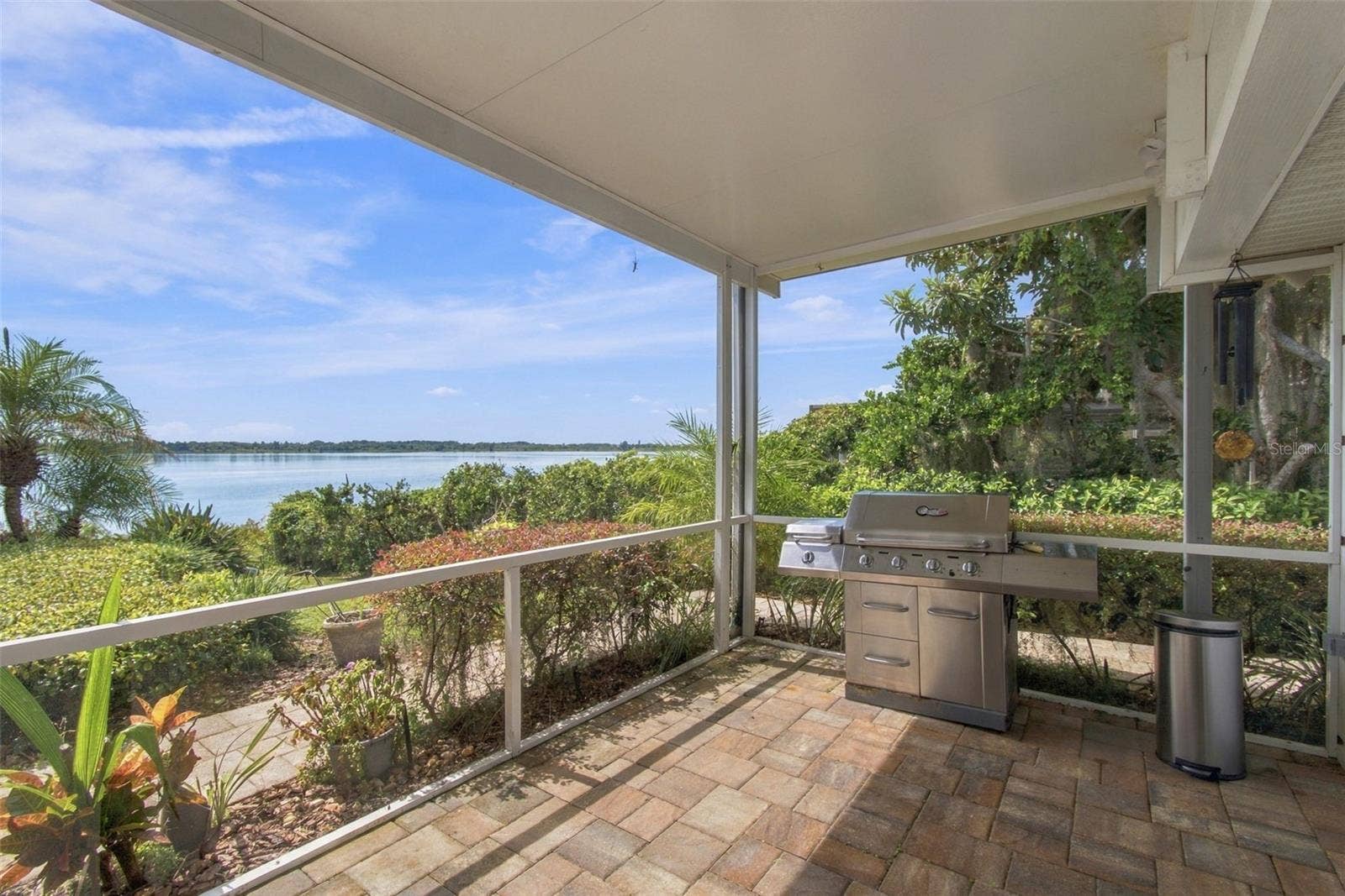 1921 MANOR CIRCLE SE, Winter Haven, FL 33880 Covered lanai