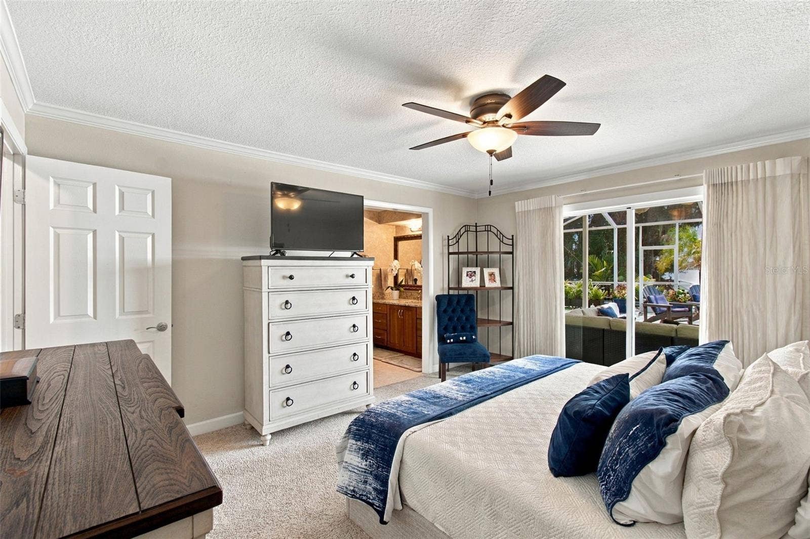 1921 MANOR CIRCLE SE, Winter Haven, FL 33880 Master bedroom
