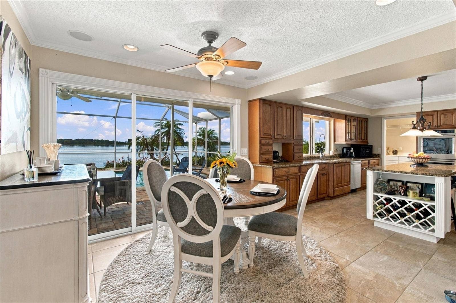 1921 MANOR CIRCLE SE, Winter Haven, FL 33880 Lakeview dinette