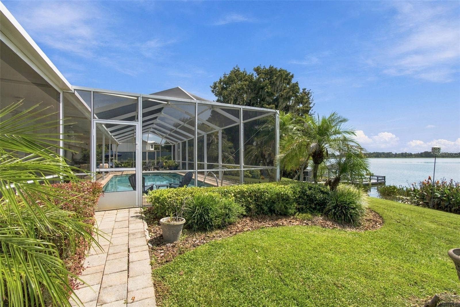 1921 MANOR CIRCLE SE, Winter Haven, FL 33880 Walkway