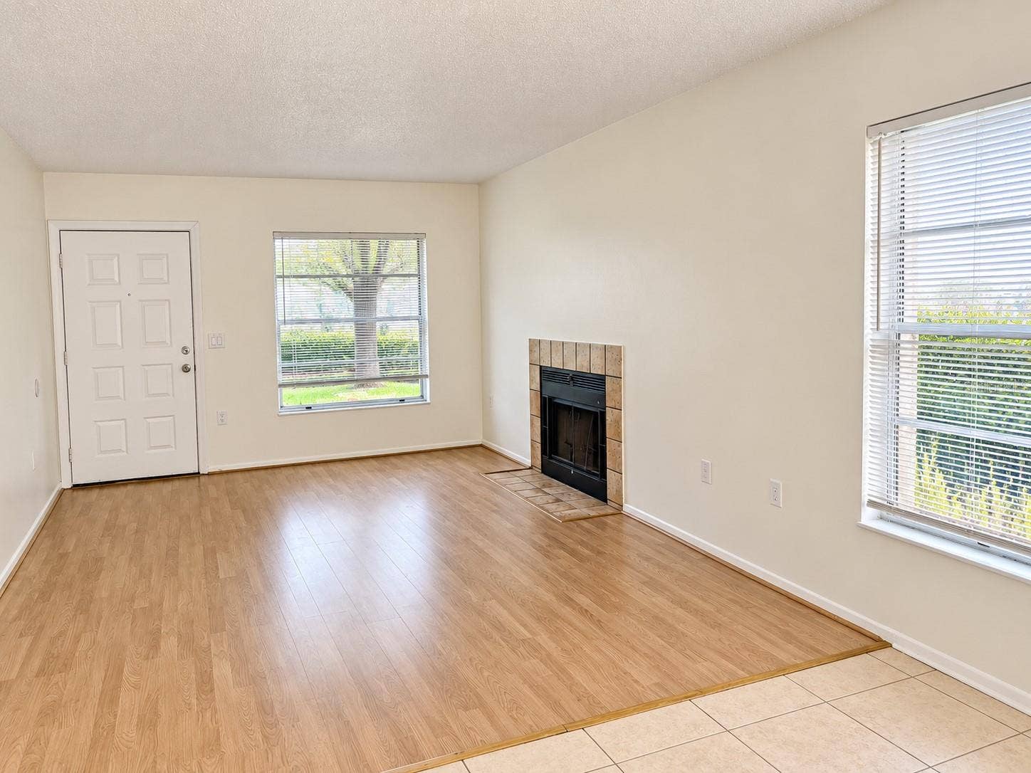14417 HANGING MOSS CIRCLE, #102, Tampa, FL 33613 Living Room to Front Door