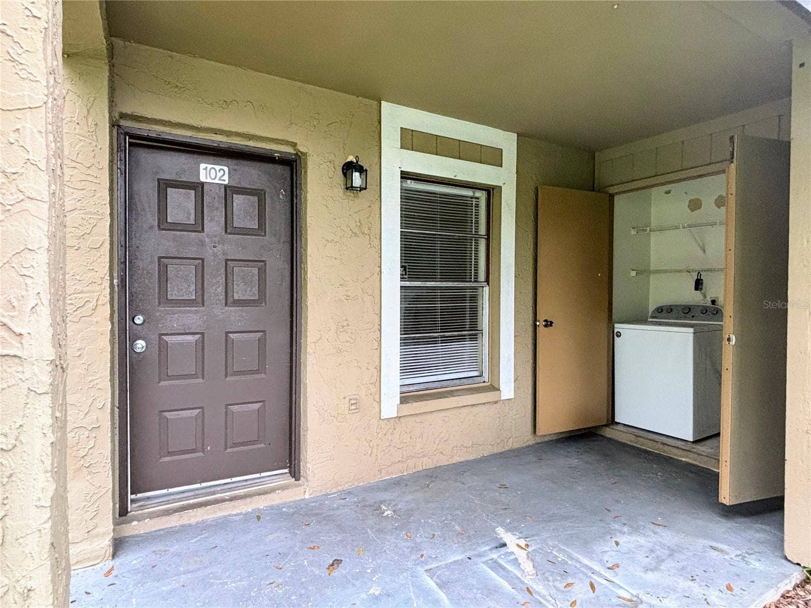 14417 HANGING MOSS CIRCLE, #102, Tampa, FL 33613 Front Entry / Laundry