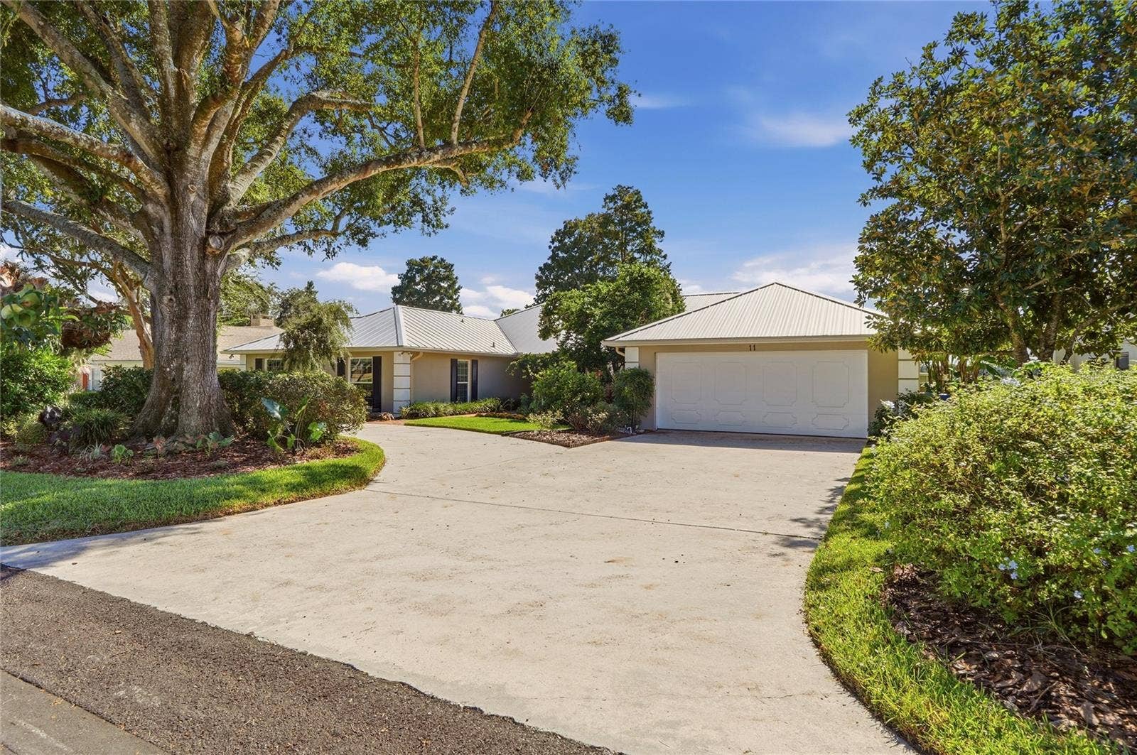 11 LAKE LINK DRIVE SE, Winter Haven, FL 33884 11 LAKE LINK DRIVE SE, Winter Haven, FL 33884