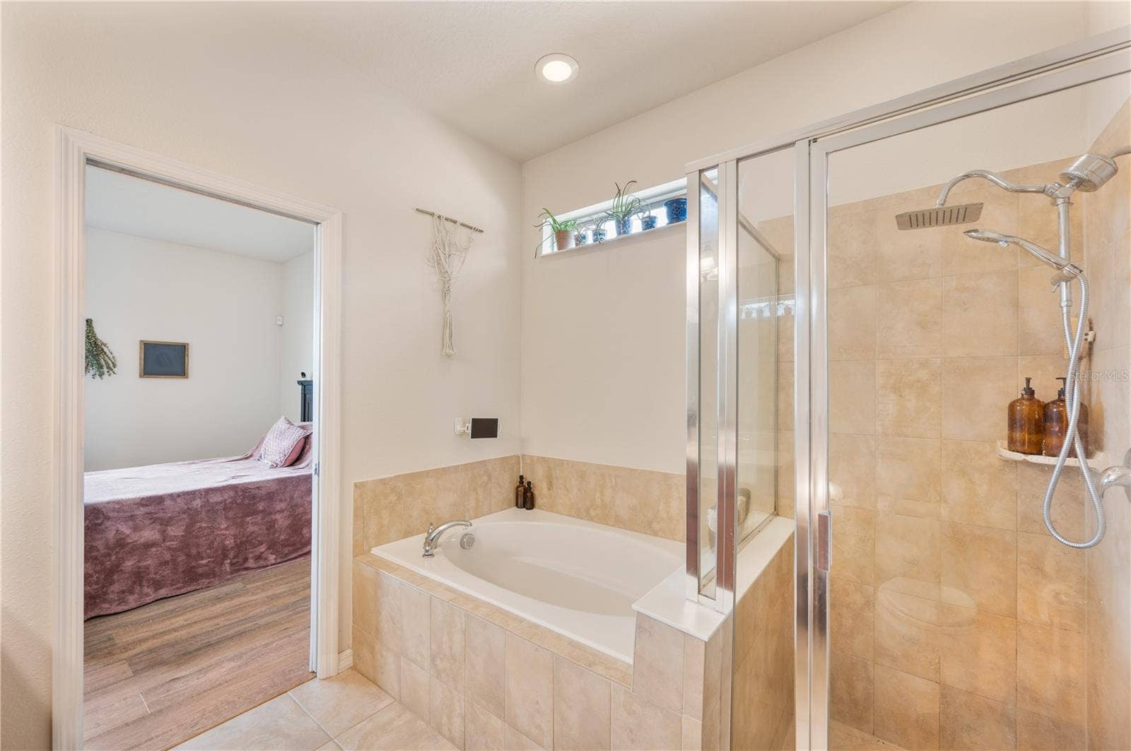 8751 RINDGE ROAD, Polk City, FL 33868 Primary Bath / Garden Tub / Dual Sinks