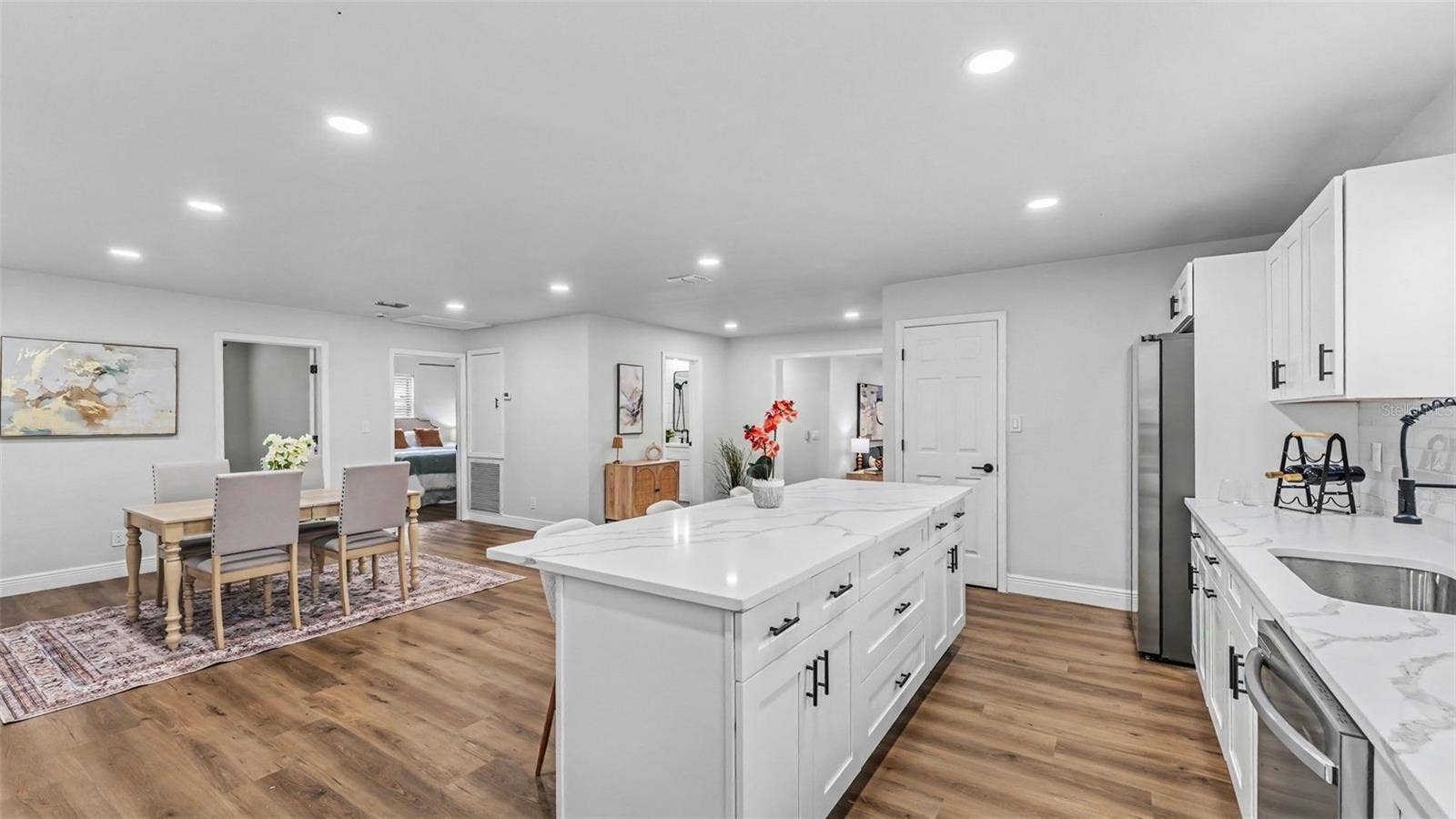 211 W VALENCIA STREET, Lakeland, FL 33805