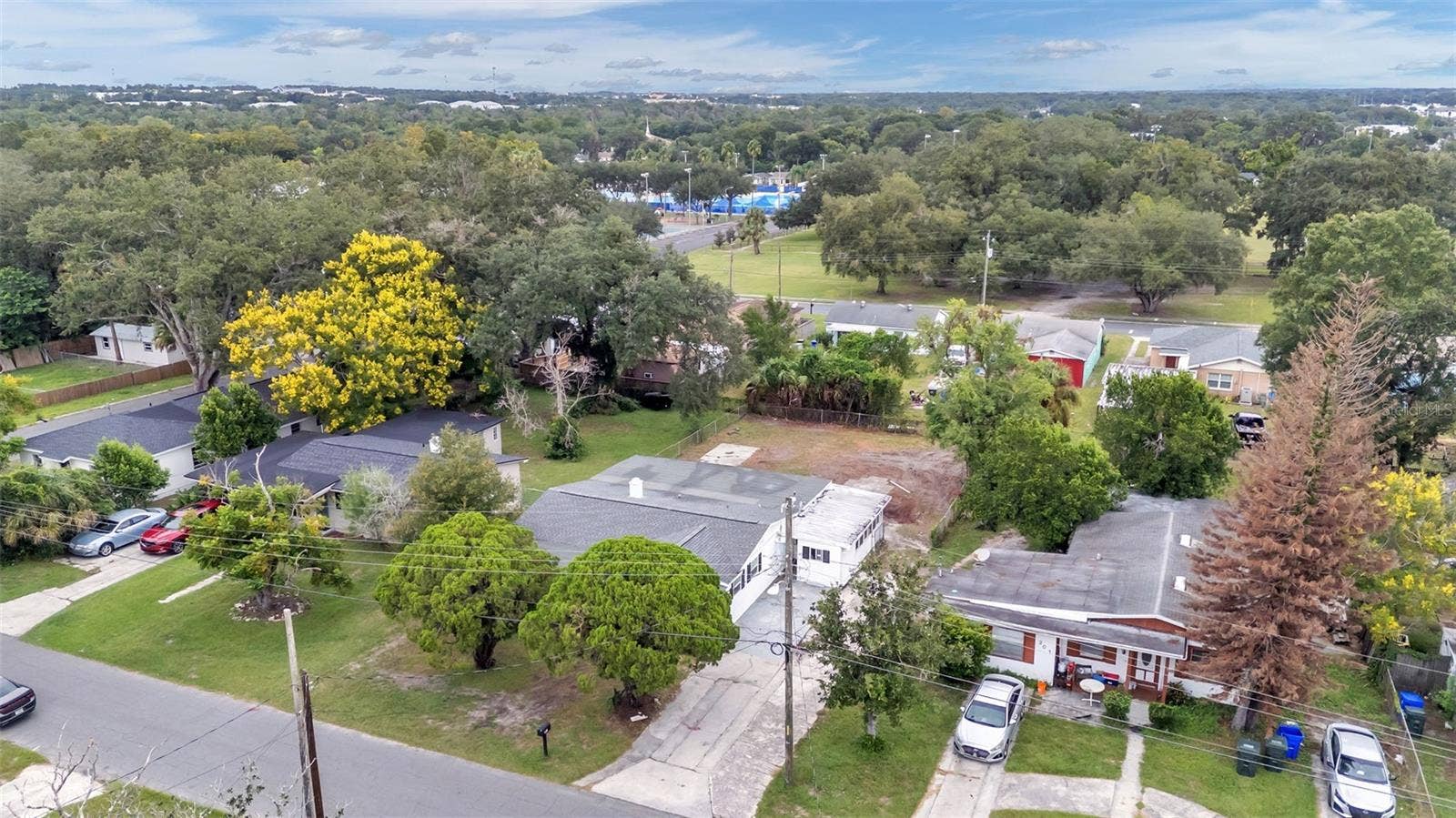 211 W VALENCIA STREET, Lakeland, FL 33805