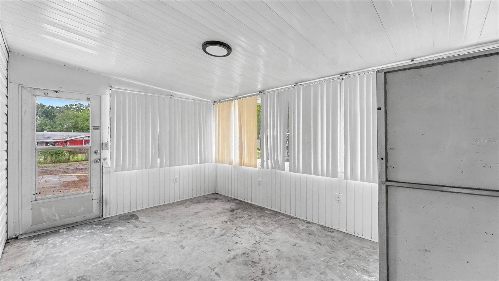 211 W VALENCIA STREET, Lakeland, FL 33805