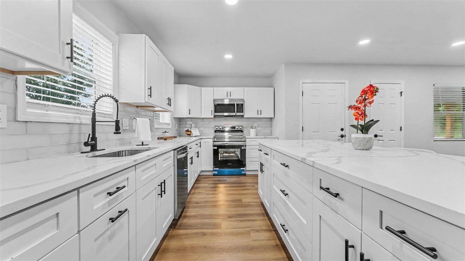 211 W VALENCIA STREET, Lakeland, FL 33805