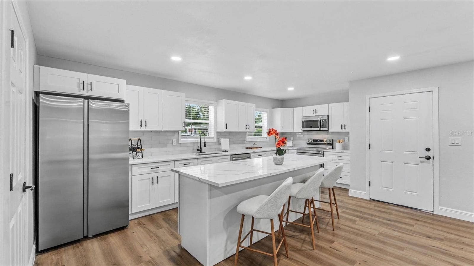 211 W VALENCIA STREET, Lakeland, FL 33805