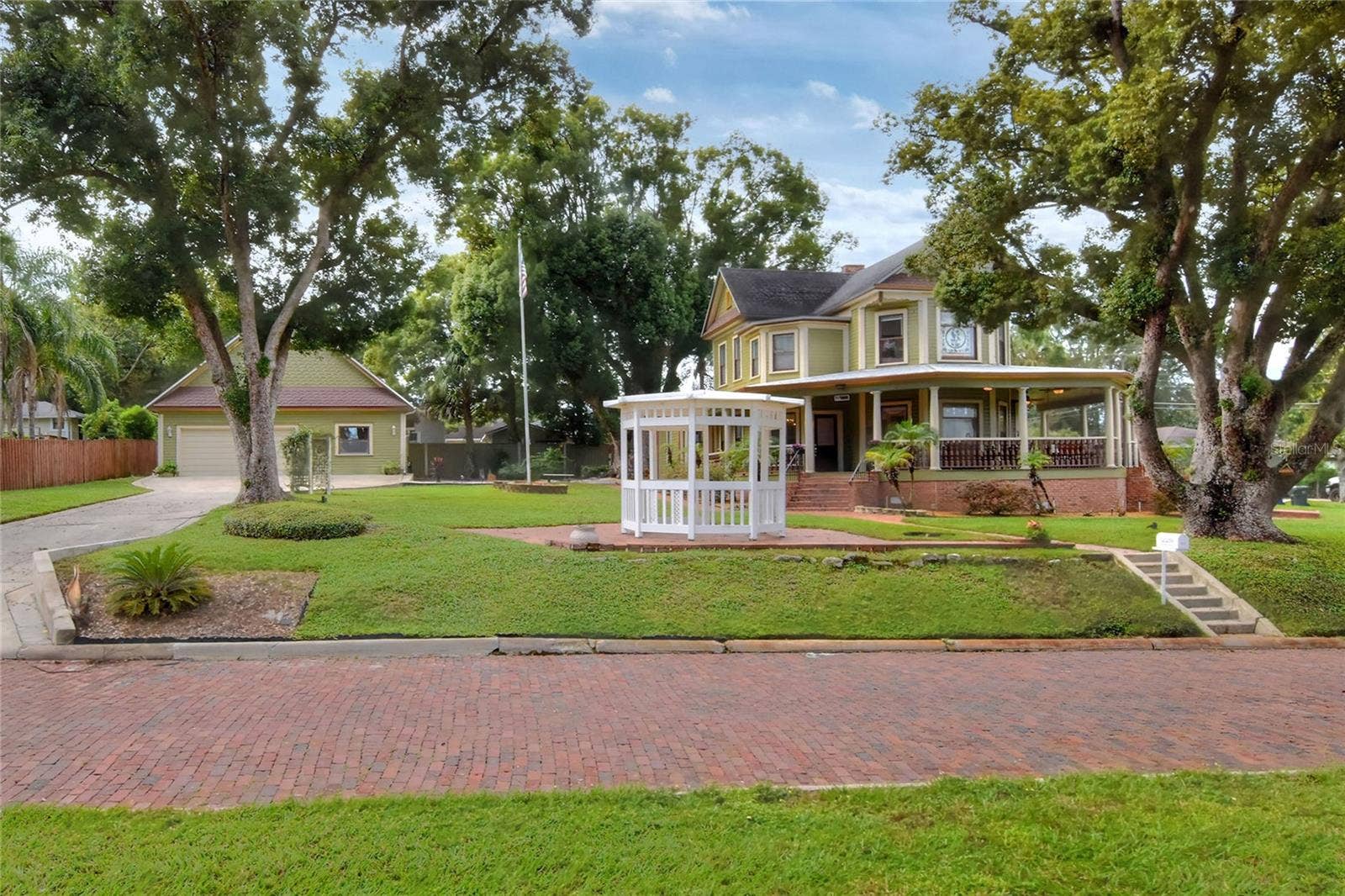 822 W PATTERSON STREET, Lakeland, FL 33803 .46 acres with a detached garage