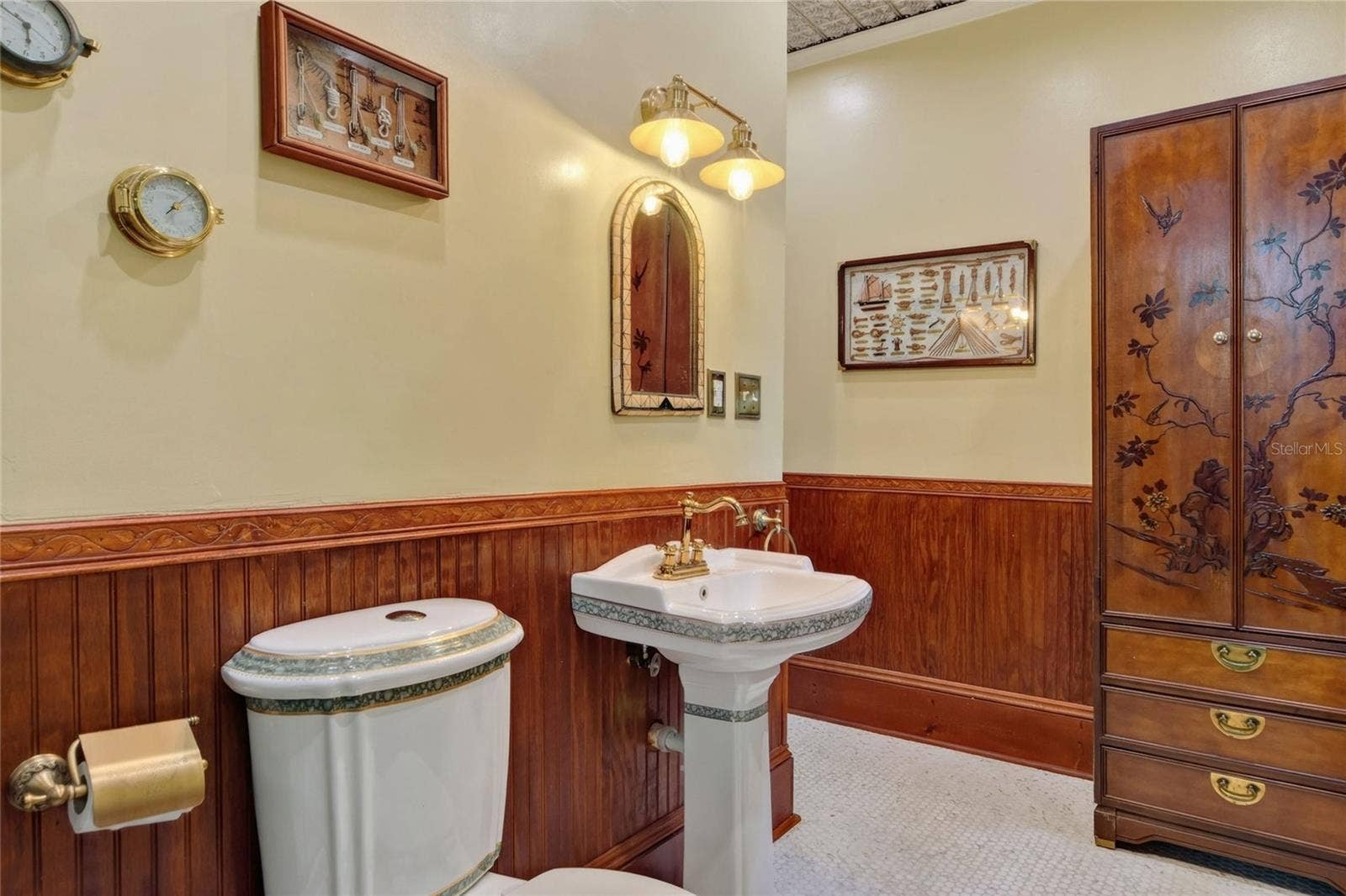 822 W PATTERSON STREET, Lakeland, FL 33803 Upstairs Bathroom