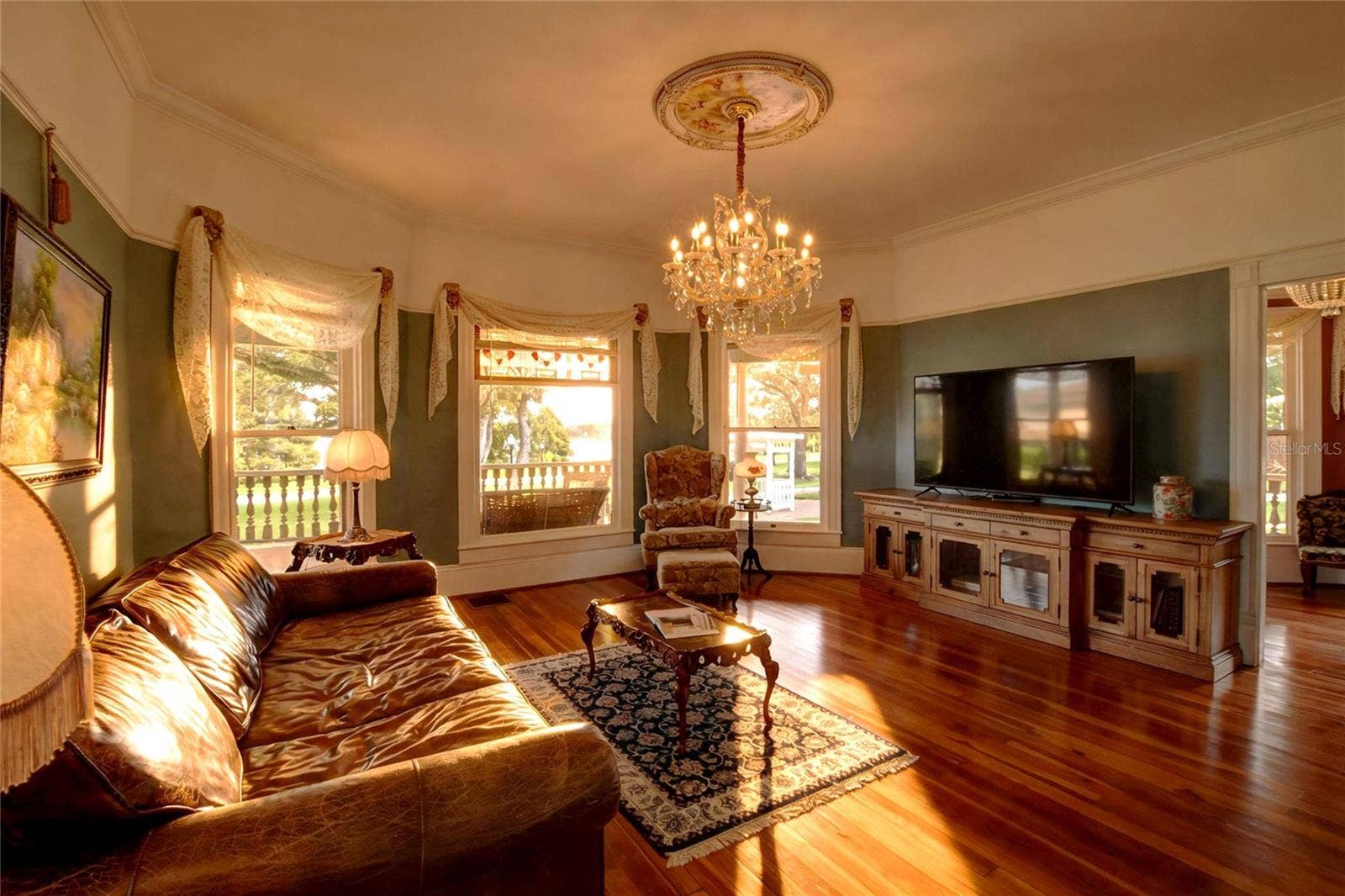 822 W PATTERSON STREET, Lakeland, FL 33803 Main Living room- sunlit
