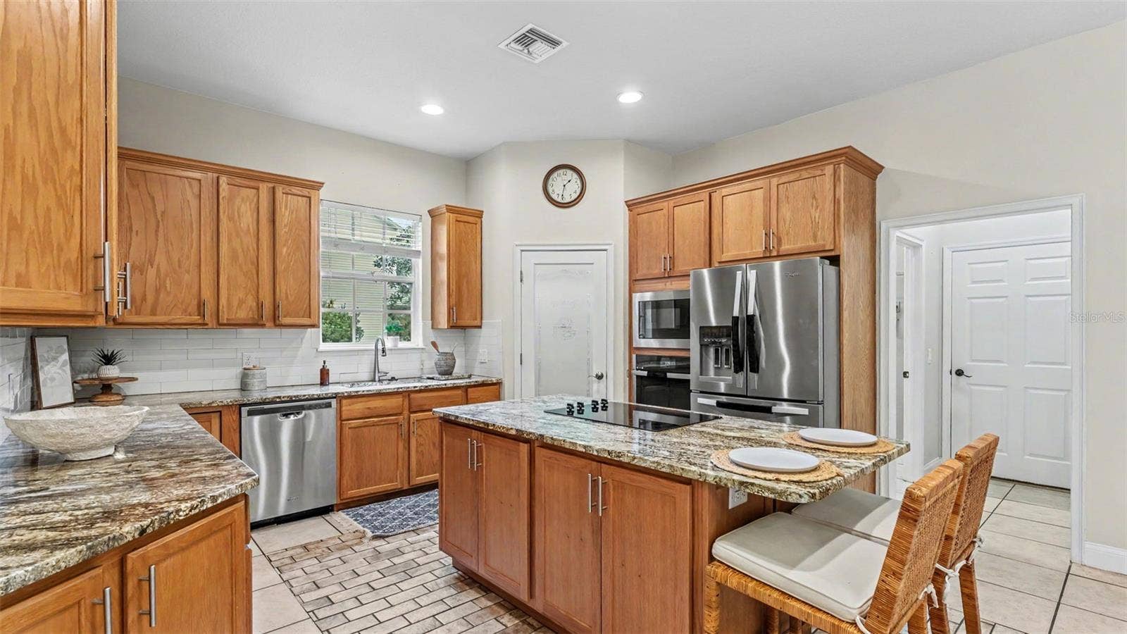 7265 MILLBROOK OAKS DRIVE, Lakeland, FL 33813 7265 MILLBROOK OAKS DRIVE, Lakeland, FL 33813