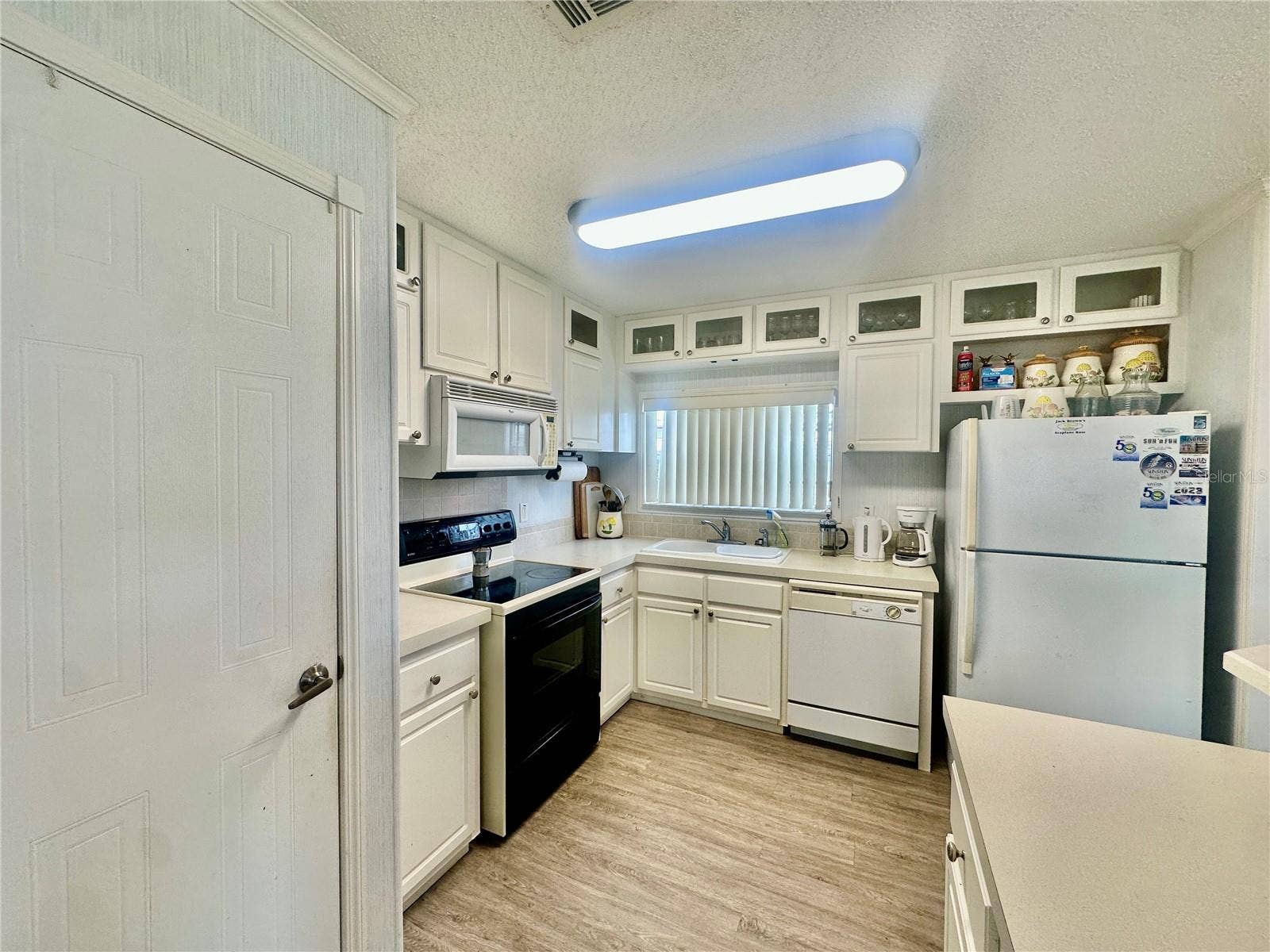 131 BONNIE DRIVE, Auburndale, FL 33823 Kitchen