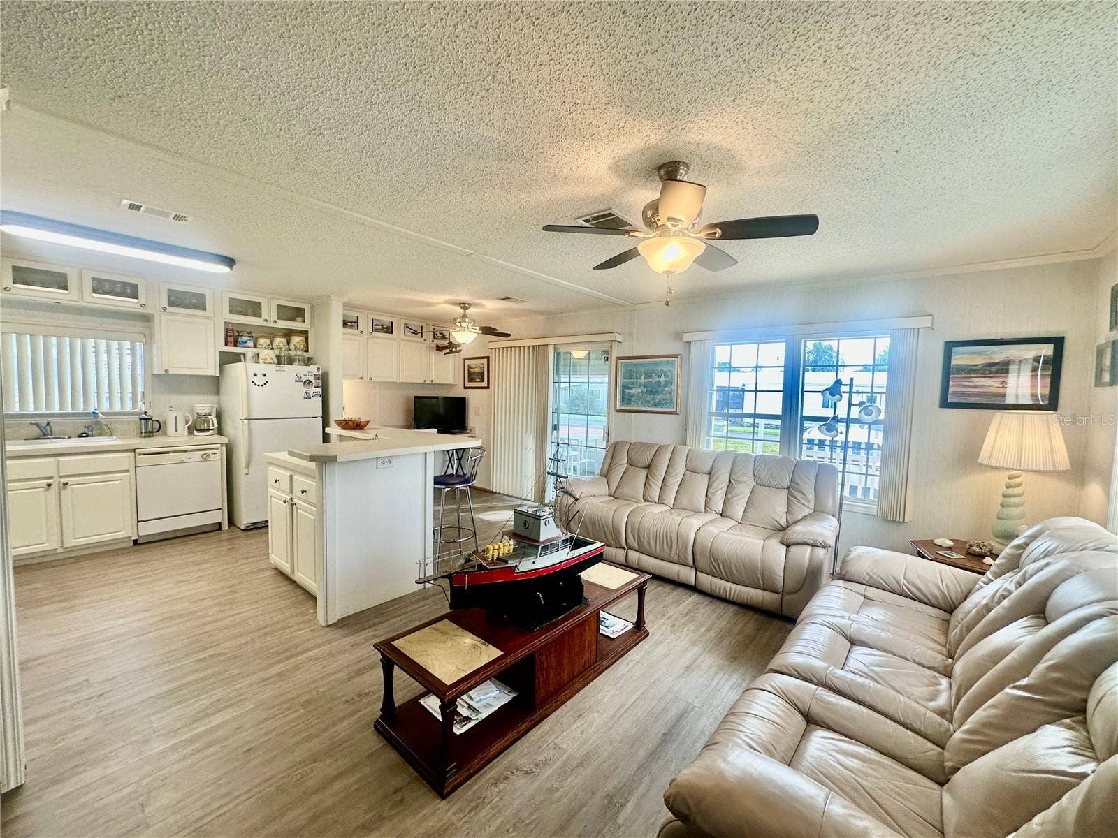 131 BONNIE DRIVE, Auburndale, FL 33823 Living Room/Kitchen