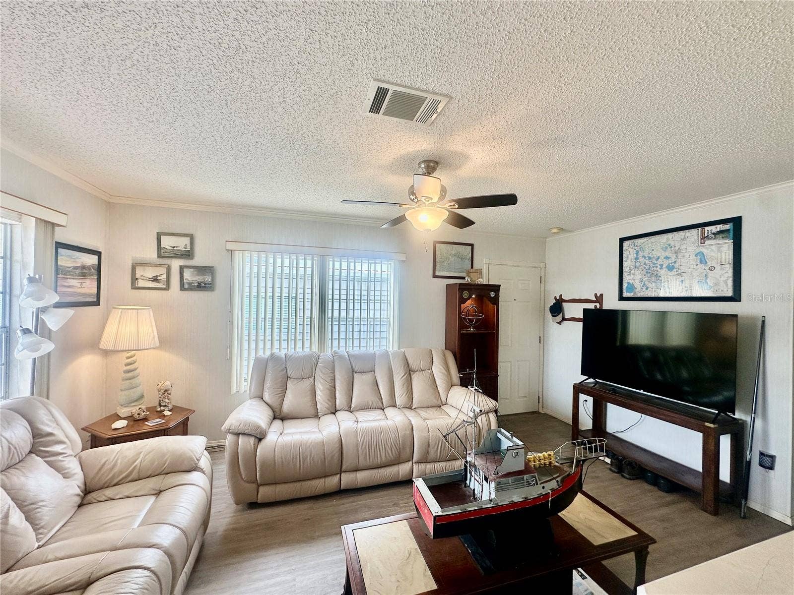 131 BONNIE DRIVE, Auburndale, FL 33823 Living Room