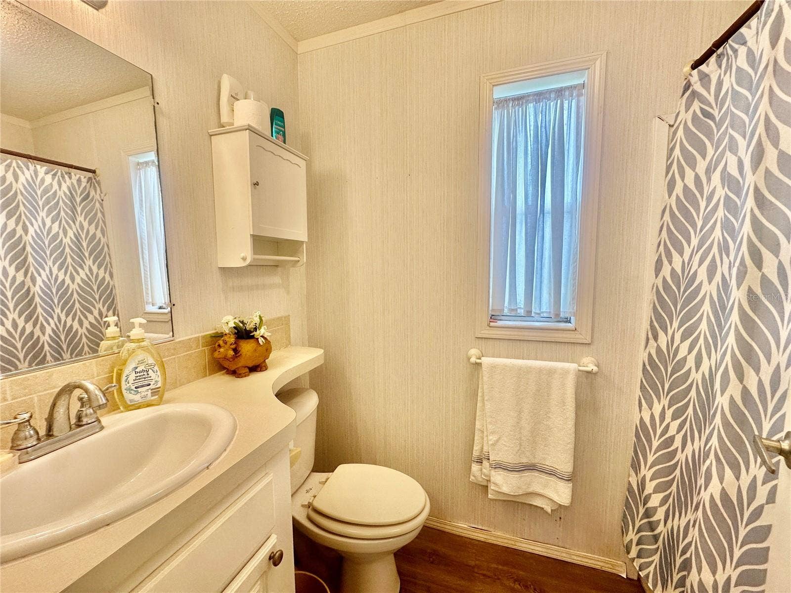 131 BONNIE DRIVE, Auburndale, FL 33823 2nd Bathroom with bathtub