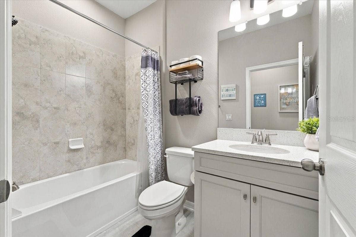 4885 FOXGLOVE CIRCLE, Lakeland, FL 33811 4885 FOXGLOVE CIRCLE, Lakeland, FL 33811