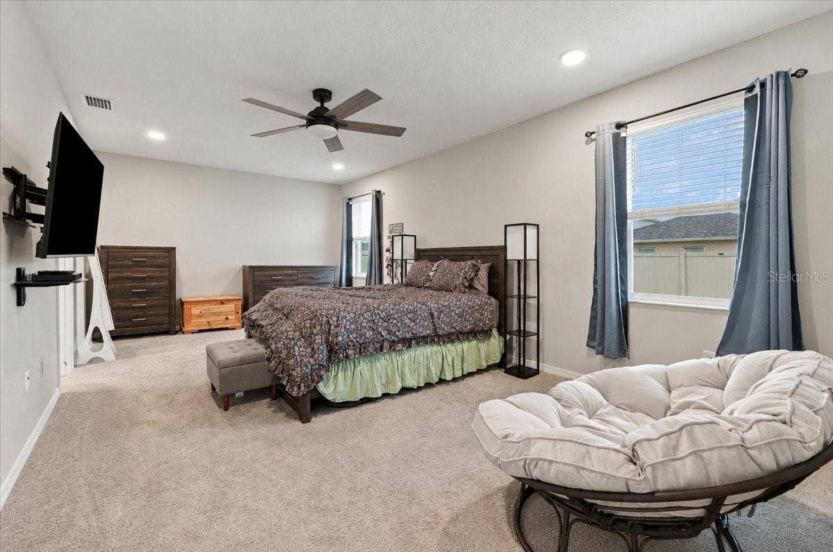 4885 FOXGLOVE CIRCLE, Lakeland, FL 33811 4885 FOXGLOVE CIRCLE, Lakeland, FL 33811
