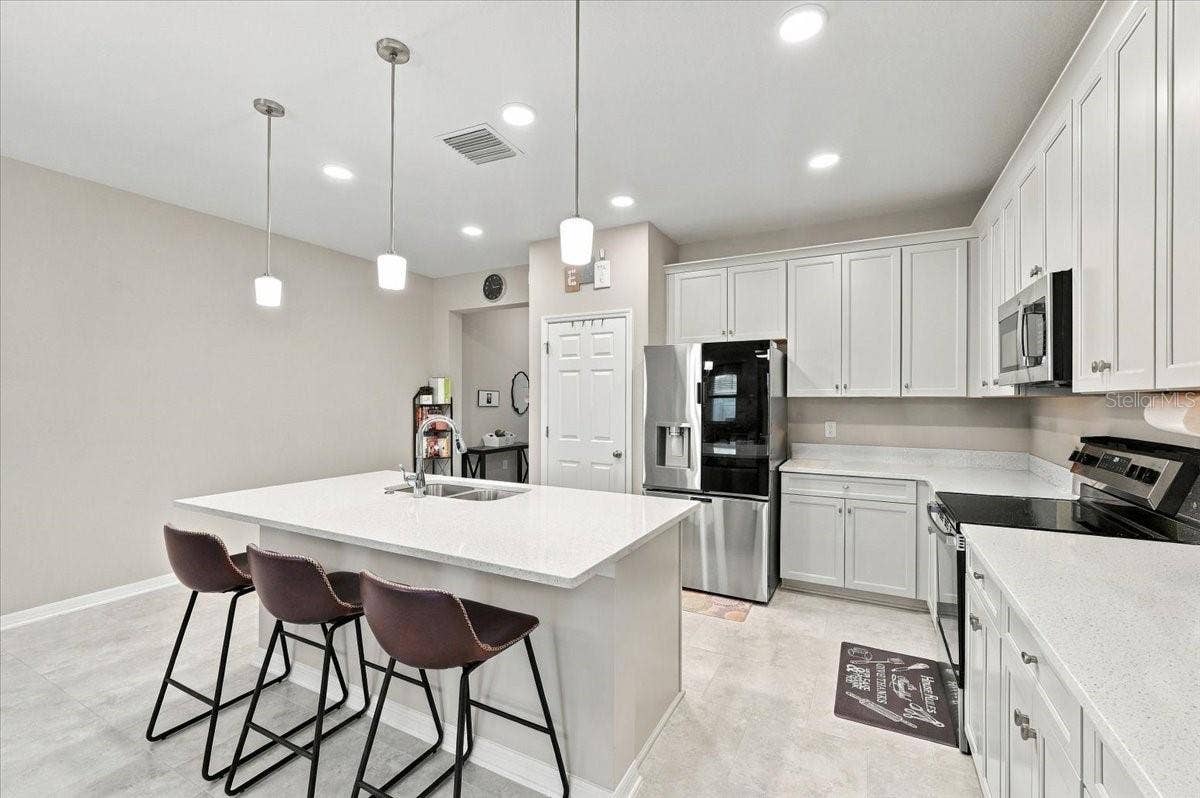 4885 FOXGLOVE CIRCLE, Lakeland, FL 33811 4885 FOXGLOVE CIRCLE, Lakeland, FL 33811