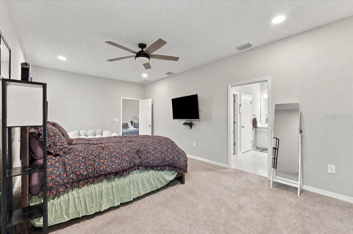 4885 FOXGLOVE CIRCLE, Lakeland, FL 33811 4885 FOXGLOVE CIRCLE, Lakeland, FL 33811