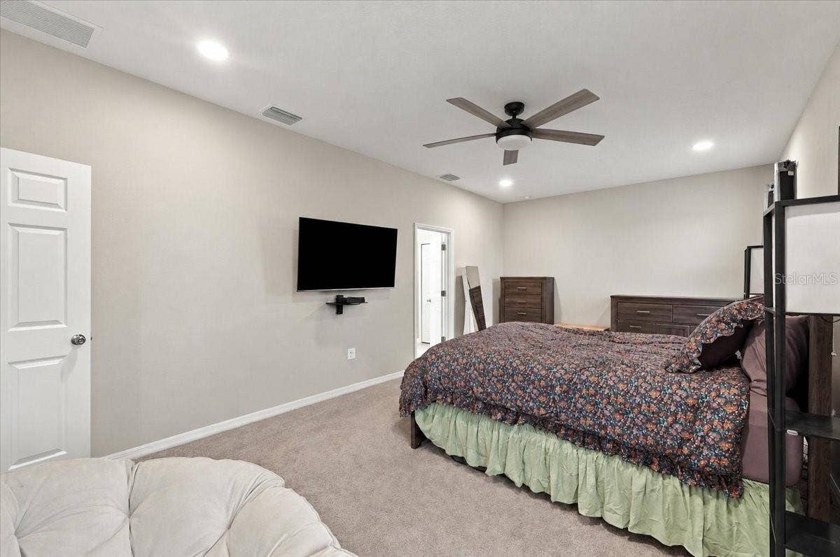 4885 FOXGLOVE CIRCLE, Lakeland, FL 33811 4885 FOXGLOVE CIRCLE, Lakeland, FL 33811