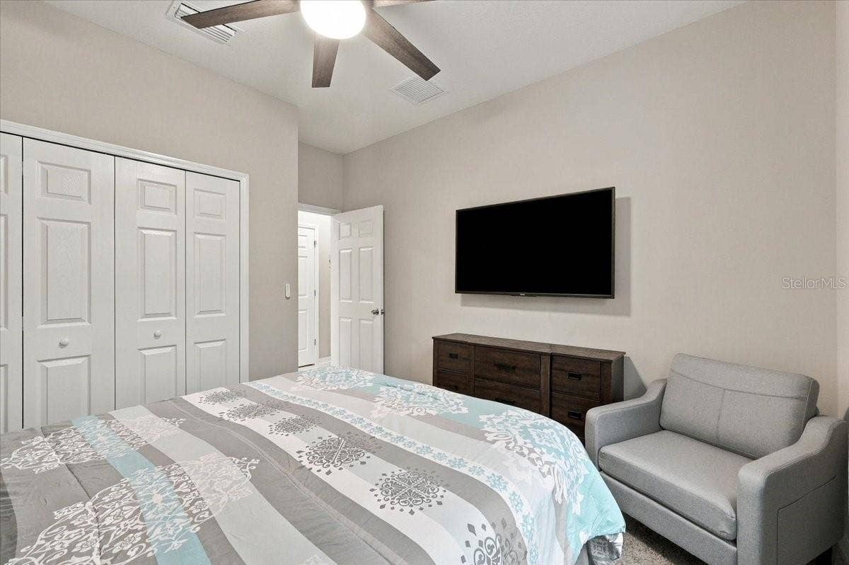 4885 FOXGLOVE CIRCLE, Lakeland, FL 33811 4885 FOXGLOVE CIRCLE, Lakeland, FL 33811