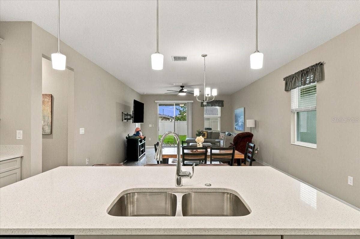 4885 FOXGLOVE CIRCLE, Lakeland, FL 33811 4885 FOXGLOVE CIRCLE, Lakeland, FL 33811