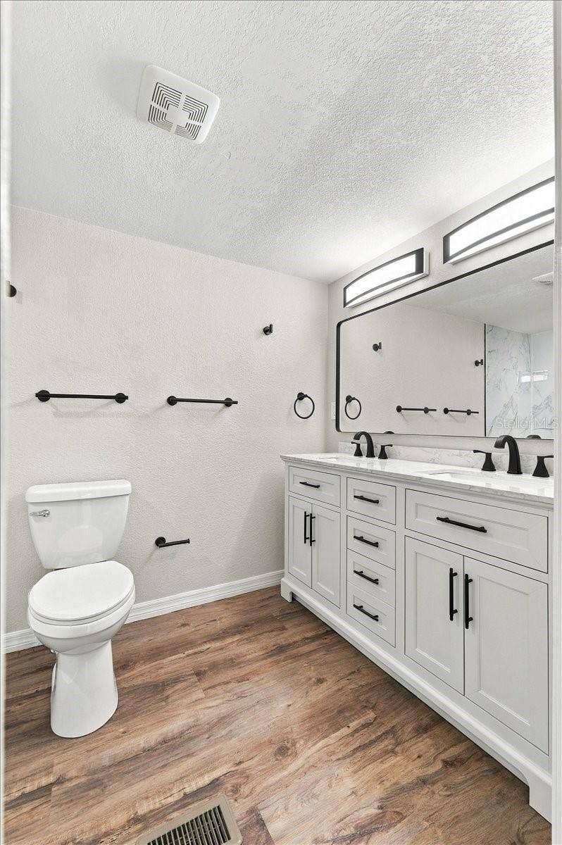 2412 ISLAND OAKS W, Lakeland, FL 33805