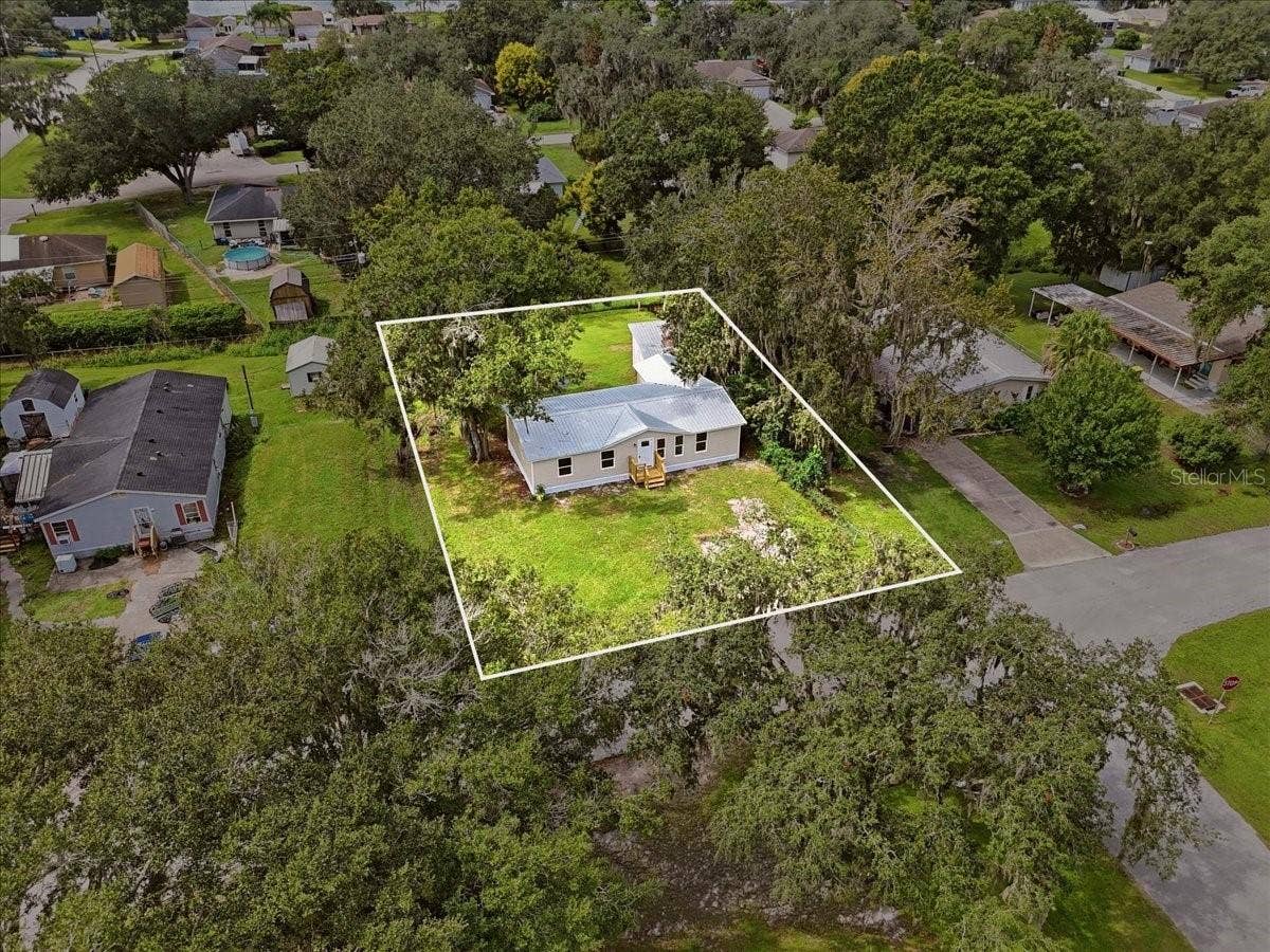 2412 ISLAND OAKS W, Lakeland, FL 33805