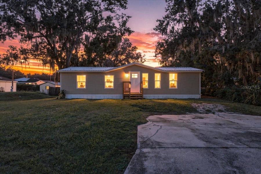 Property photo for 2412 ISLAND OAKS W, Lakeland, FL