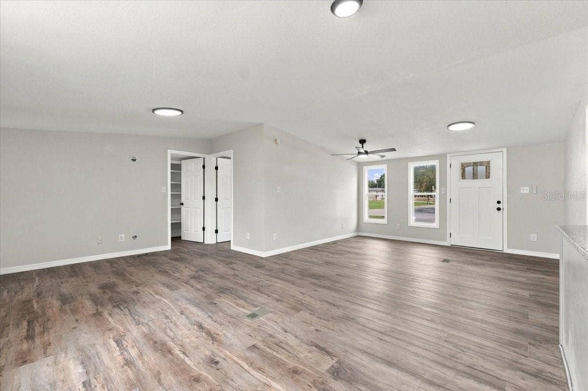 2412 ISLAND OAKS W, Lakeland, FL 33805