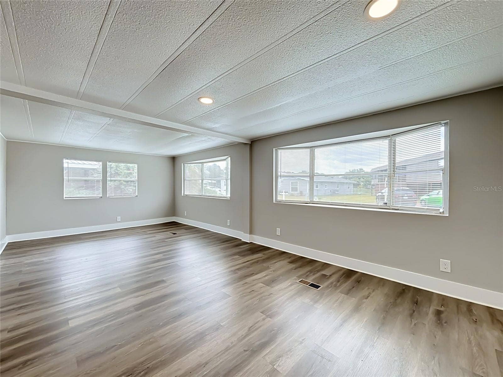 359 1ST AVENUE N, Lake Wales, FL 33859 359 1ST AVENUE N, Lake Wales, FL 33859