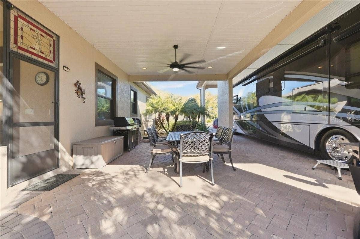 733 MEANDERING WAY, Polk City, FL 33868 733 MEANDERING WAY, Polk City, FL 33868